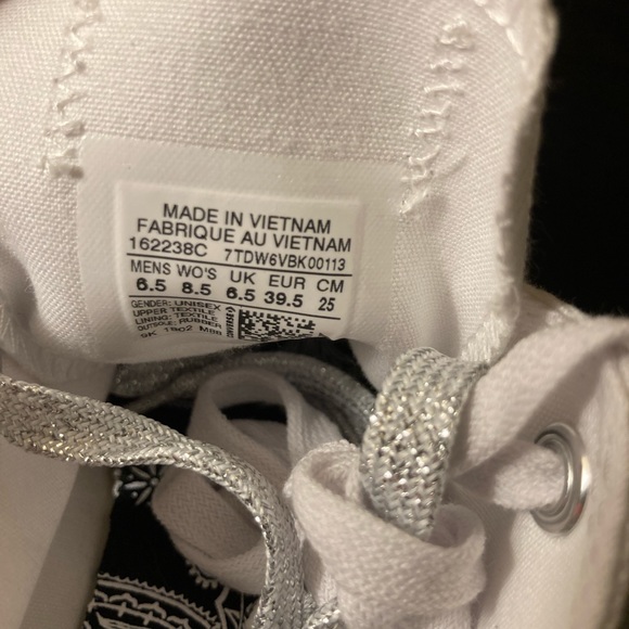 Miley Cyrus x Converse Ox Low Top NWT - Picture 13 of 16